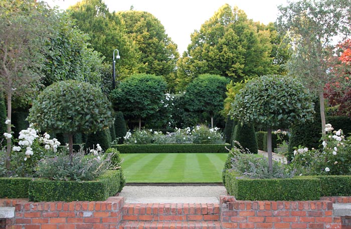 Large Suburban Garden - Damian Costello Garden Design